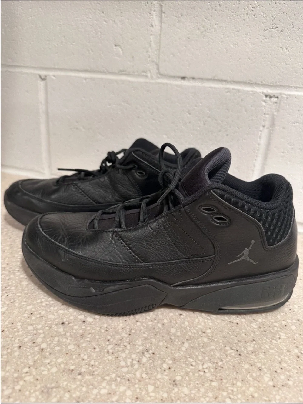 Nike Air Jordan Men’s Max Aura 3 Triple Black Low Top Sneakers Basketball Size 8